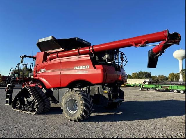 Image of Case IH 8250 equipment image 2