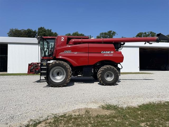 Image of Case IH 8250 equipment image 1