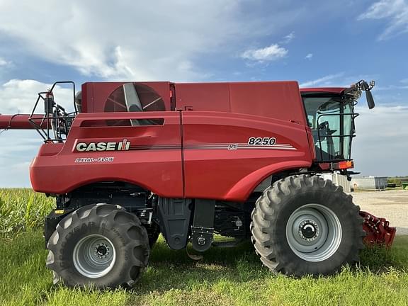 Image of Case IH 8250 equipment image 4