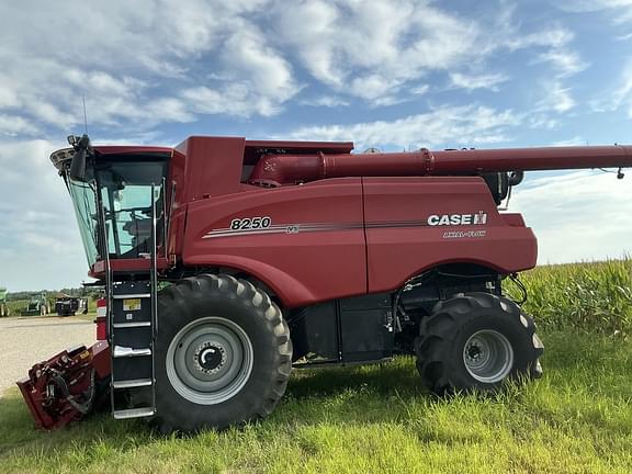 Image of Case IH 8250 equipment image 3