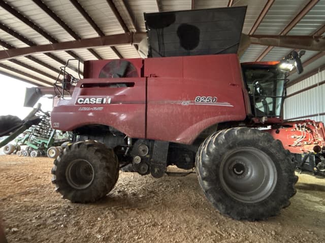 Image of Case IH 8250 equipment image 1