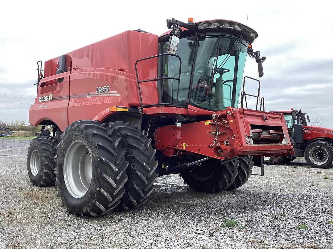 Image of Case IH 8250 Image 0