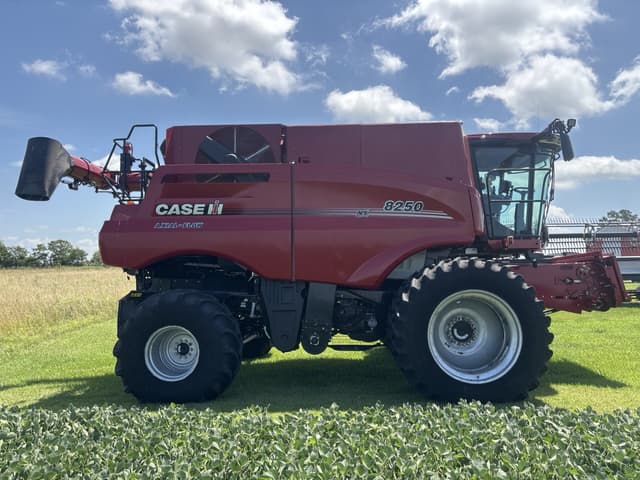 Image of Case IH 8250 equipment image 1