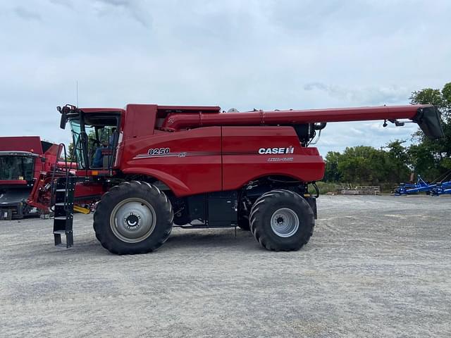 Image of Case IH 8250 equipment image 1