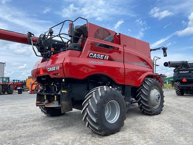 Image of Case IH 8250 equipment image 3