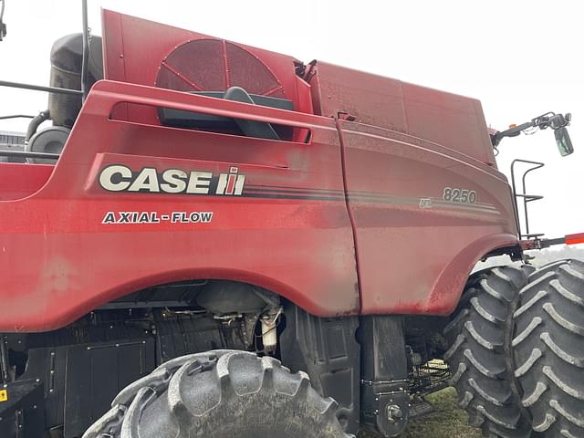 Image of Case IH 8250 equipment image 1