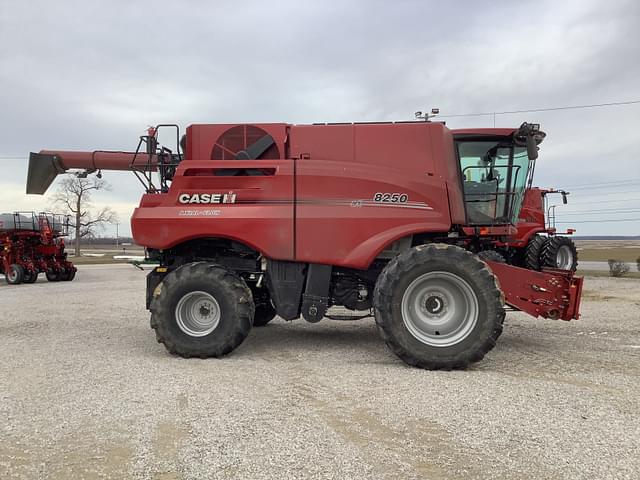 Image of Case IH 8250 equipment image 1