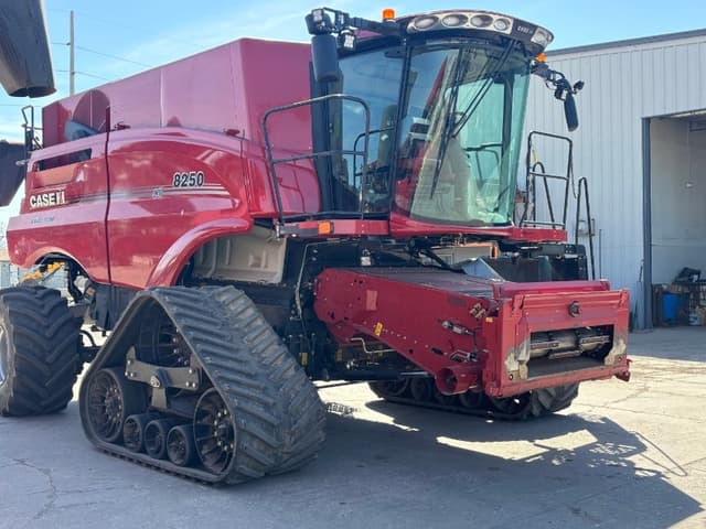 Image of Case IH 8250 equipment image 1