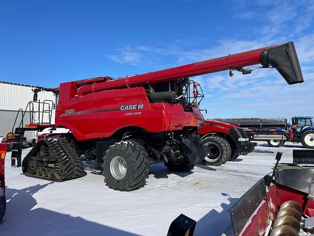 Image of Case IH 8250 equipment image 2