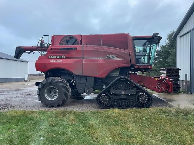 Image of Case IH 8250 equipment image 1