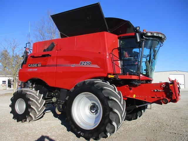 Image of Case IH 8250 equipment image 1