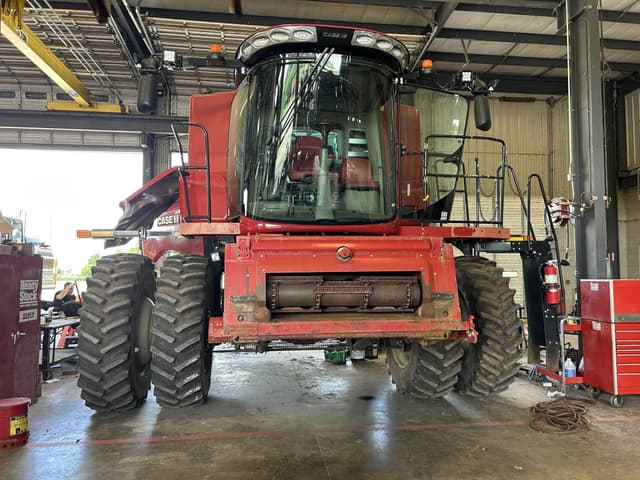 Image of Case IH 8250 equipment image 4