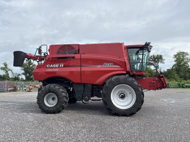 Image of Case IH 8250 equipment image 1
