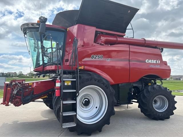 Image of Case IH 8250 equipment image 1