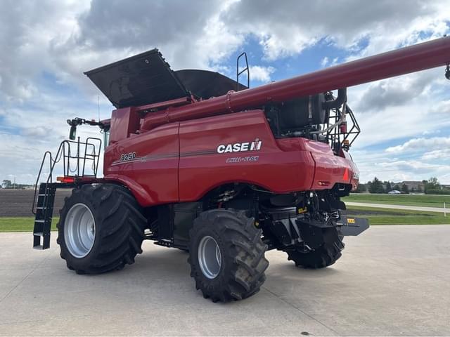 Image of Case IH 8250 equipment image 2