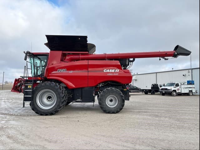Image of Case IH 8250 equipment image 4