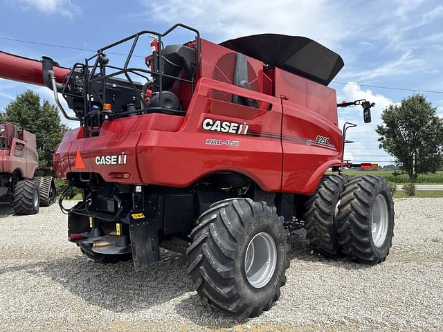 Image of Case IH 8250 equipment image 2