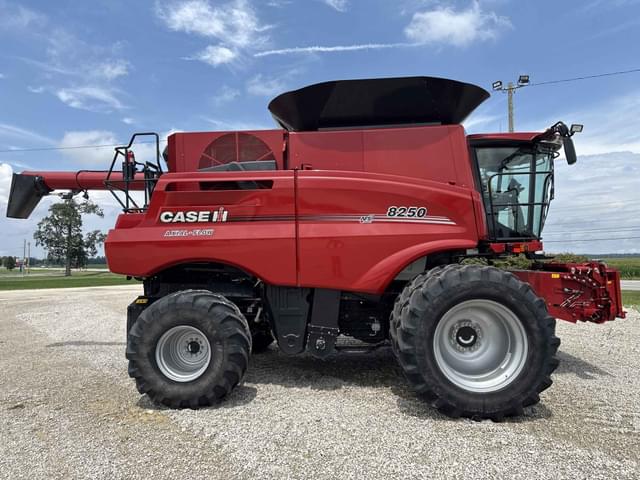 Image of Case IH 8250 equipment image 1