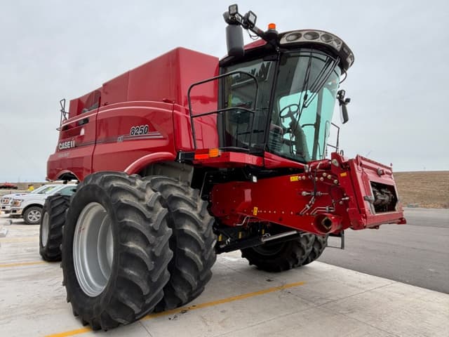 Image of Case IH 8250 equipment image 3