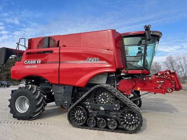 Image of Case IH 8250 equipment image 1
