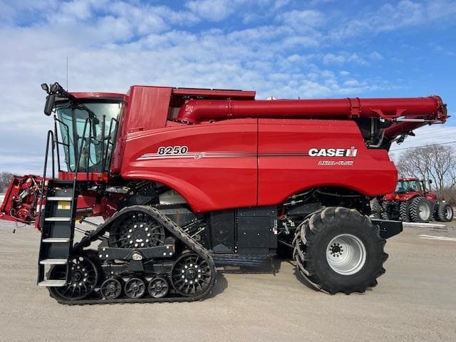 Image of Case IH 8250 equipment image 2