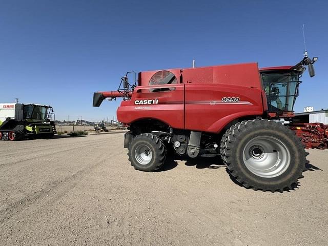 Image of Case IH 8250 equipment image 3