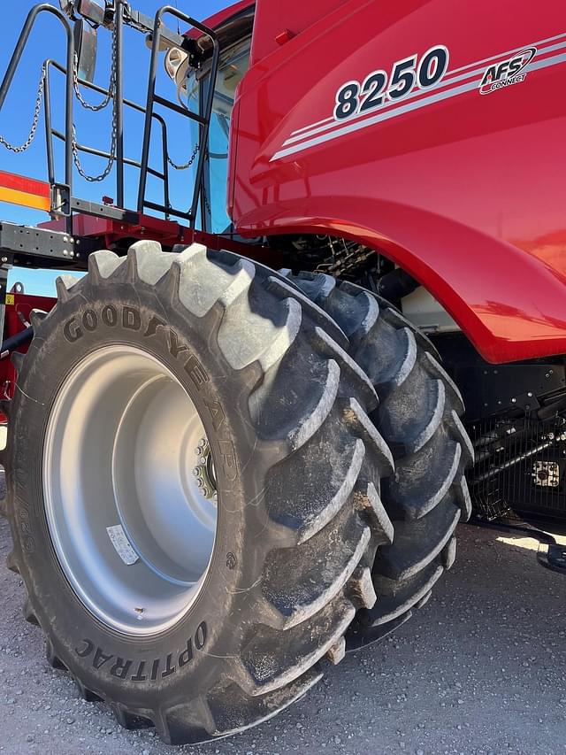 Image of Case IH 8250 equipment image 3