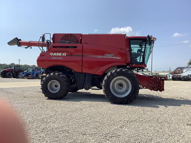 Image of Case IH 8250 equipment image 1