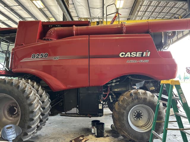 Image of Case IH 8250 equipment image 1