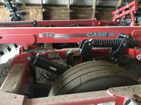 Image of Case IH Ecolo-Tiger 875 equipment image 4