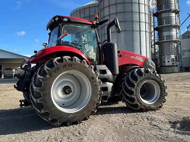 Image of Case IH Magnum 340 equipment image 3