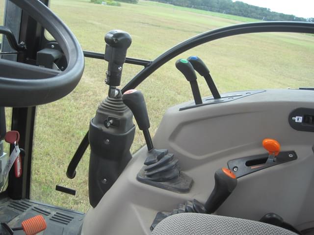Image of Case IH Farmall 75A equipment image 4