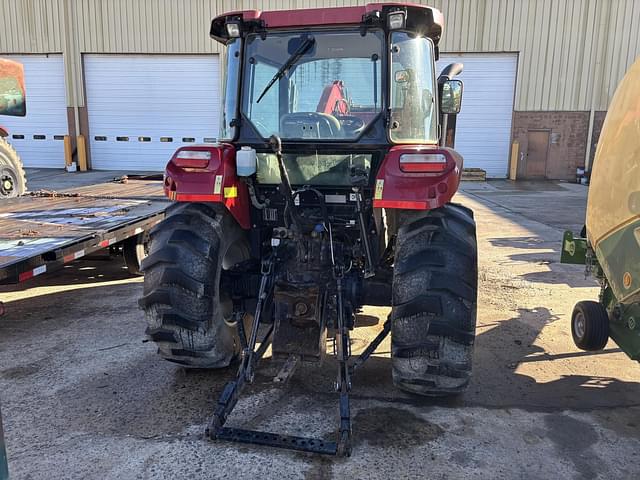 Image of Case IH Farmall 100C equipment image 4