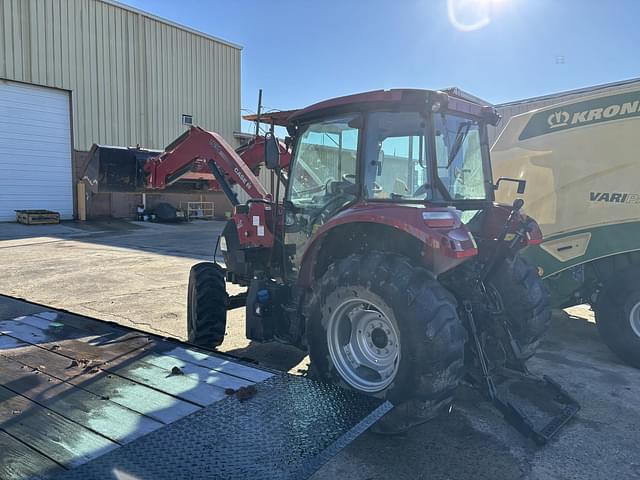 Image of Case IH Farmall 100C equipment image 3