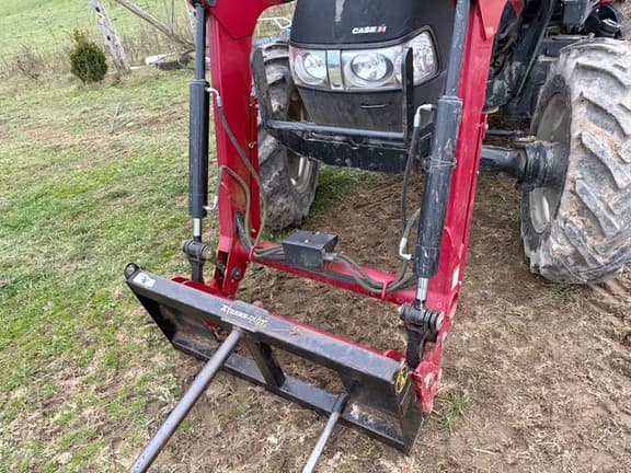 Image of Case IH Farmall 105A equipment image 4