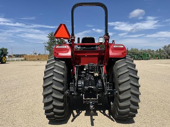 Image of Case IH Farmall 110A equipment image 3