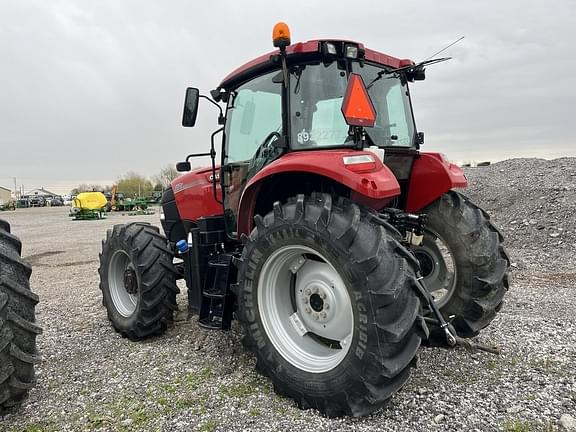 Image of Case IH Farmall 110A equipment image 4