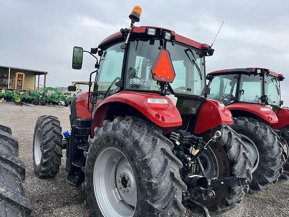 Image of Case IH Farmall 110A equipment image 2