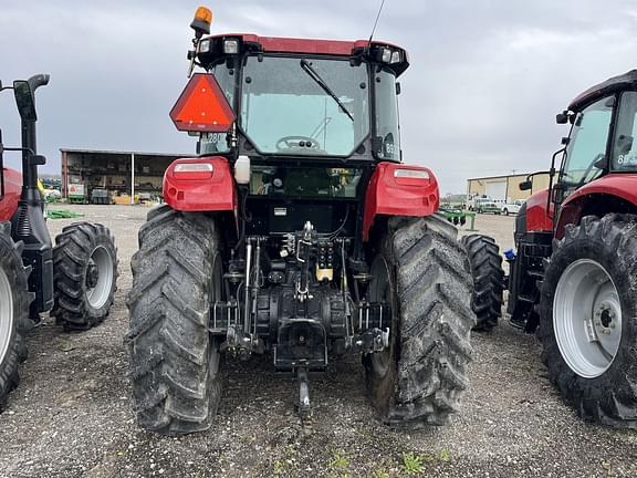 Image of Case IH Farmall 110A equipment image 4