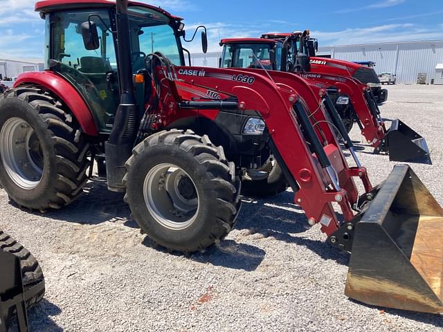 Image of Case IH Farmall 110C equipment image 1