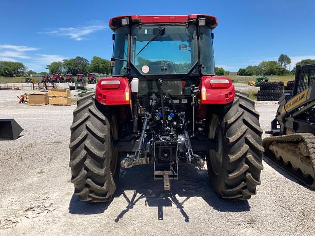 Image of Case IH Farmall 110C equipment image 3