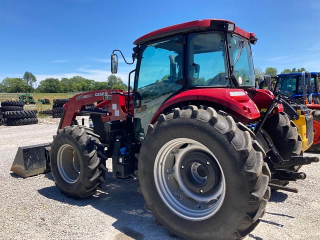 Image of Case IH Farmall 110C equipment image 4