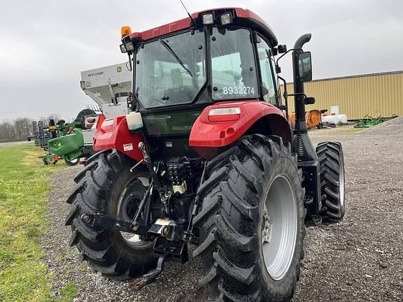 Image of Case IH Farmall 110A equipment image 3