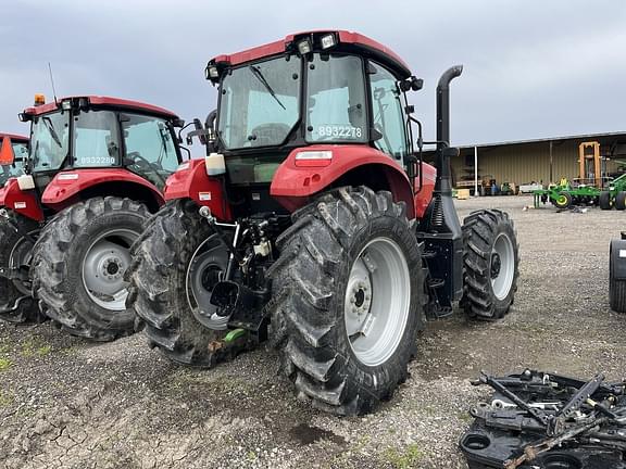 Image of Case IH Farmall 110A equipment image 3