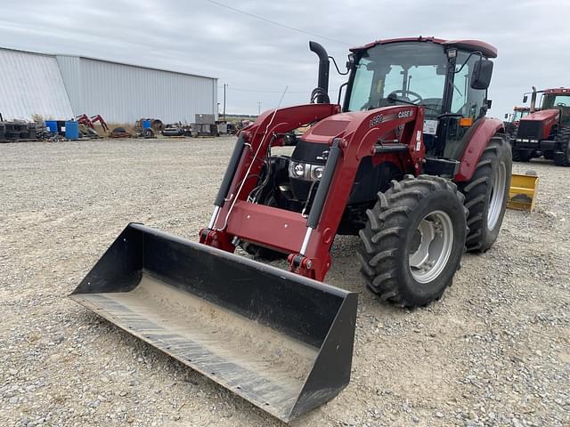 Image of Case IH Farmall 110C equipment image 2