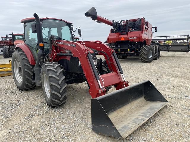 Image of Case IH Farmall 110C equipment image 1