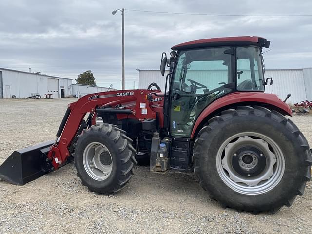 Image of Case IH Farmall 110C equipment image 3