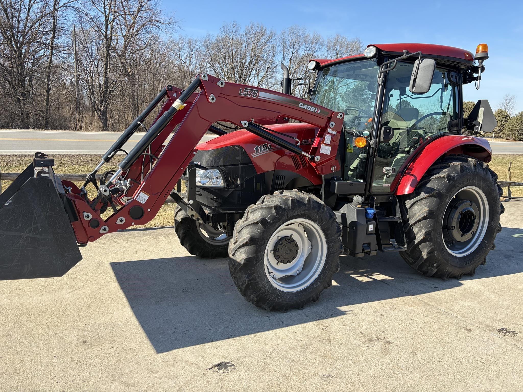 2020 Case IH Farmall 115A Equipment Image0