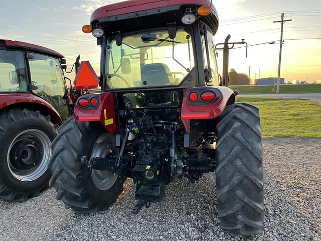 Image of Case IH Farmall 115A equipment image 2