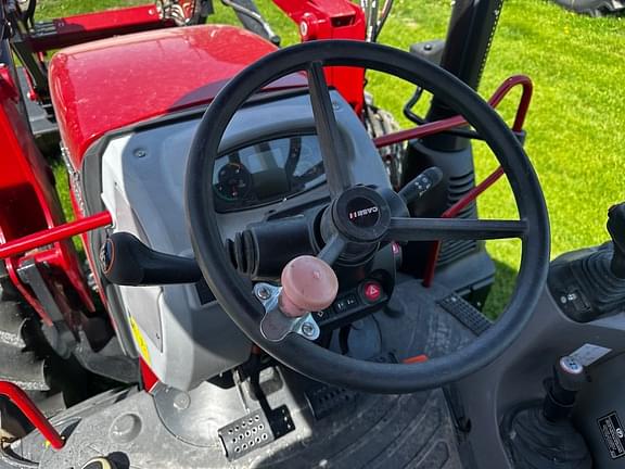Image of Case IH Farmall 120C equipment image 1